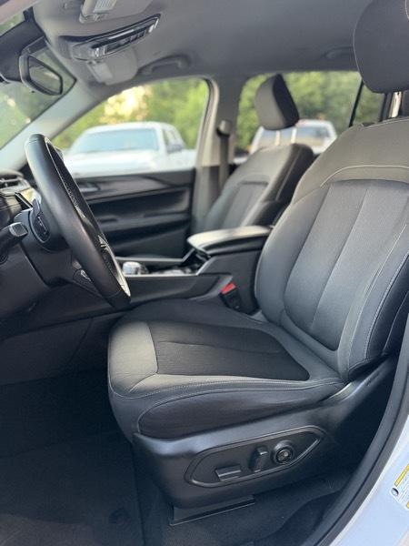 2023 Jeep Grand Cherokee L Laredo - Photo 13