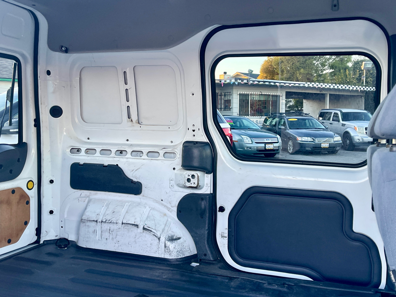 Ford Transit Connect 114.6" XLT w/side & rear door privacy glass 2012