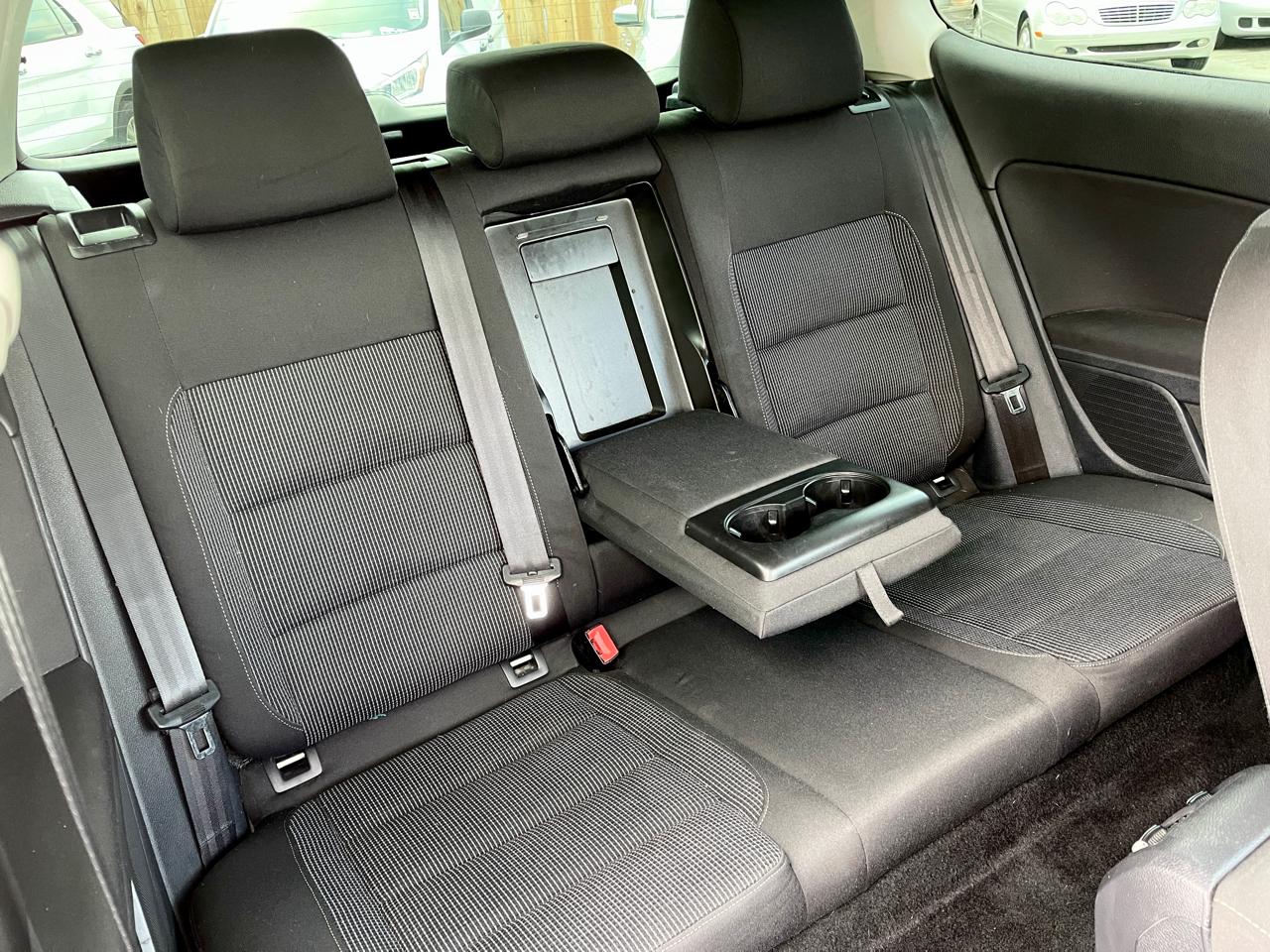 Volkswagen Golf 2dr HB Auto PZEV 2012