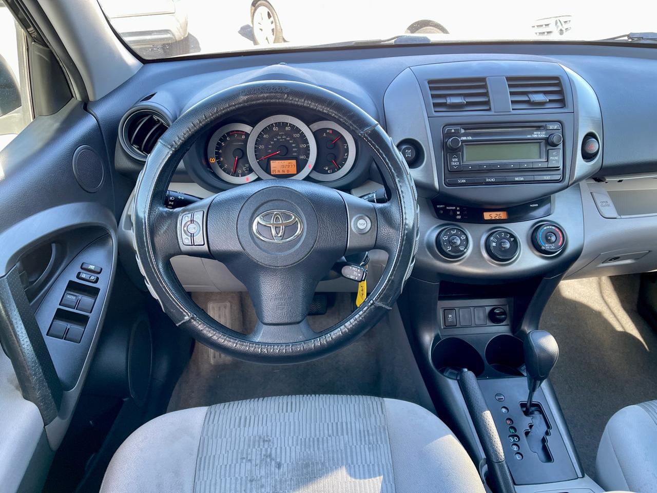 Toyota RAV4 4WD 4dr I4 (Natl) 2012