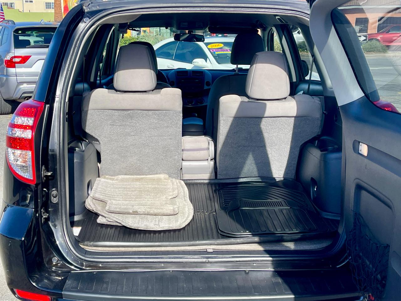 Toyota RAV4 4WD 4dr I4 (Natl) 2012