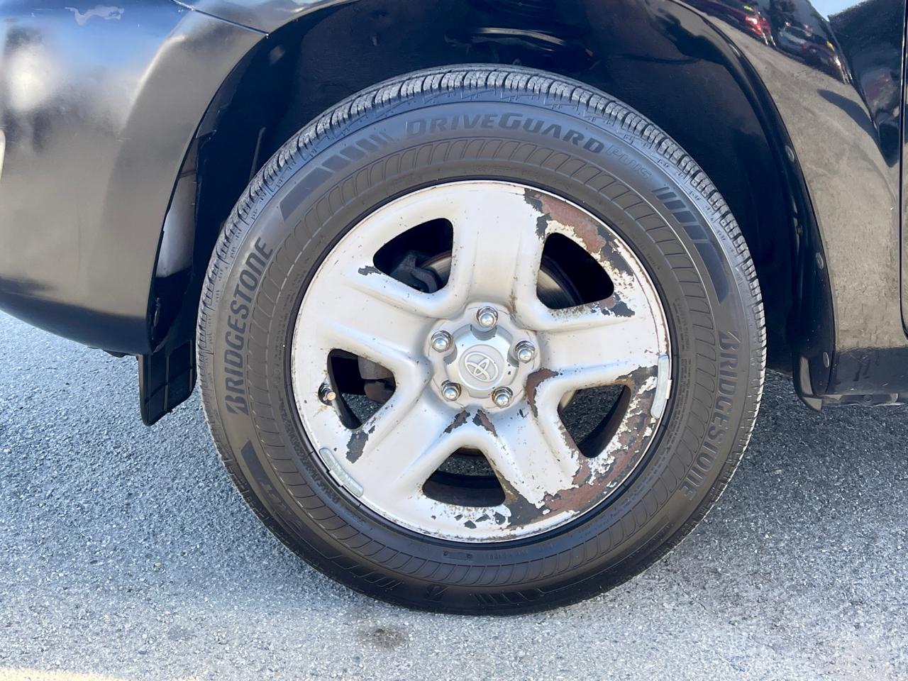 Toyota RAV4 4WD 4dr I4 (Natl) 2012