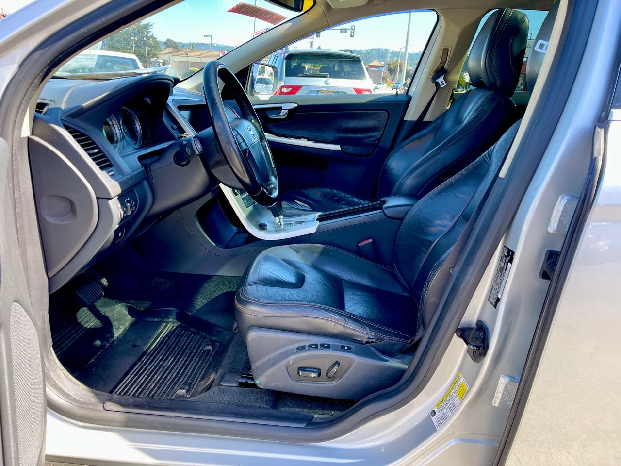 Volvo XC60 AWD 4dr 3.0T 2010