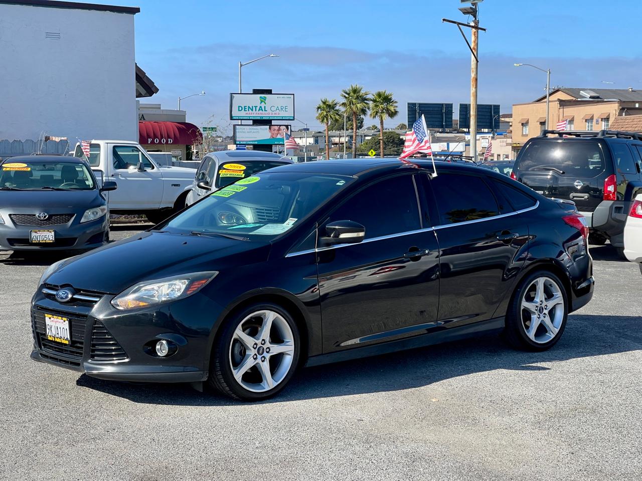 2014 Ford Focus Sedan Titanium's photo