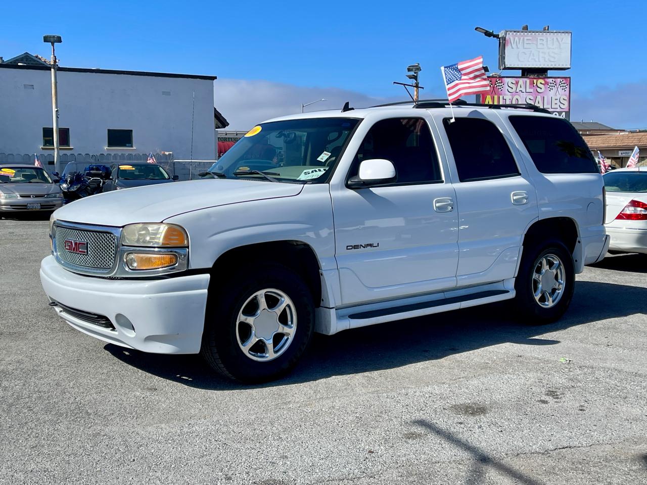 GMC Yukon Denali 4dr AWD 2006