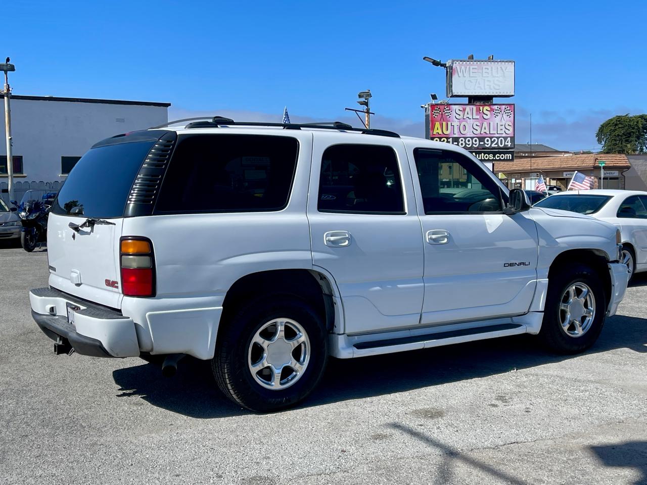GMC Yukon Denali 4dr AWD 2006