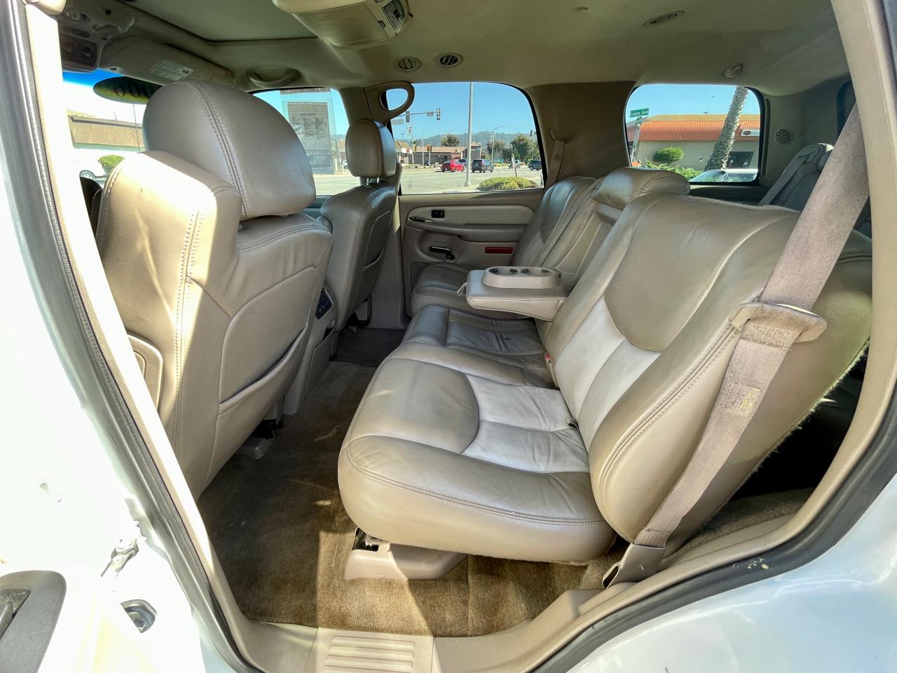 GMC Yukon Denali 4dr AWD 2006