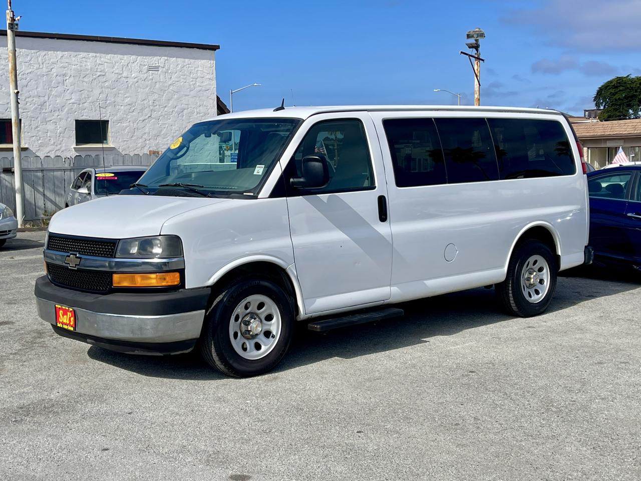 Chevrolet Express Passenger RWD 1500 135" LT 2013