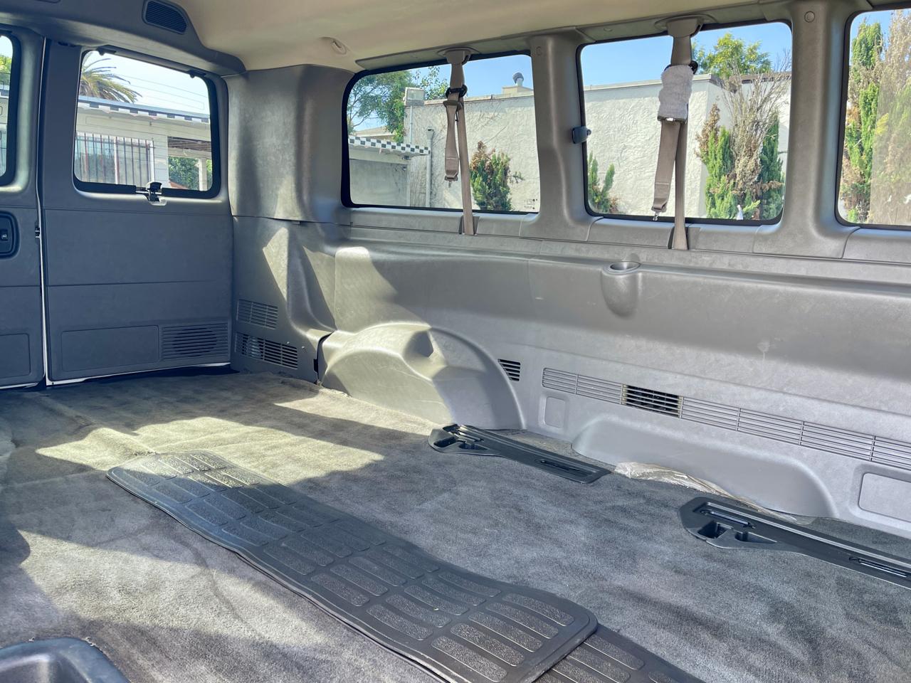 Chevrolet Express Passenger RWD 1500 135" LT 2013