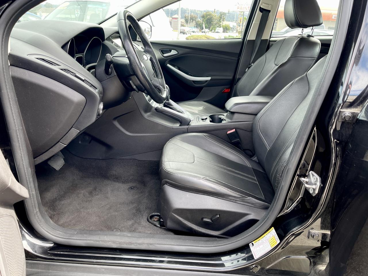 Ford Focus 4dr Sdn SE 2013