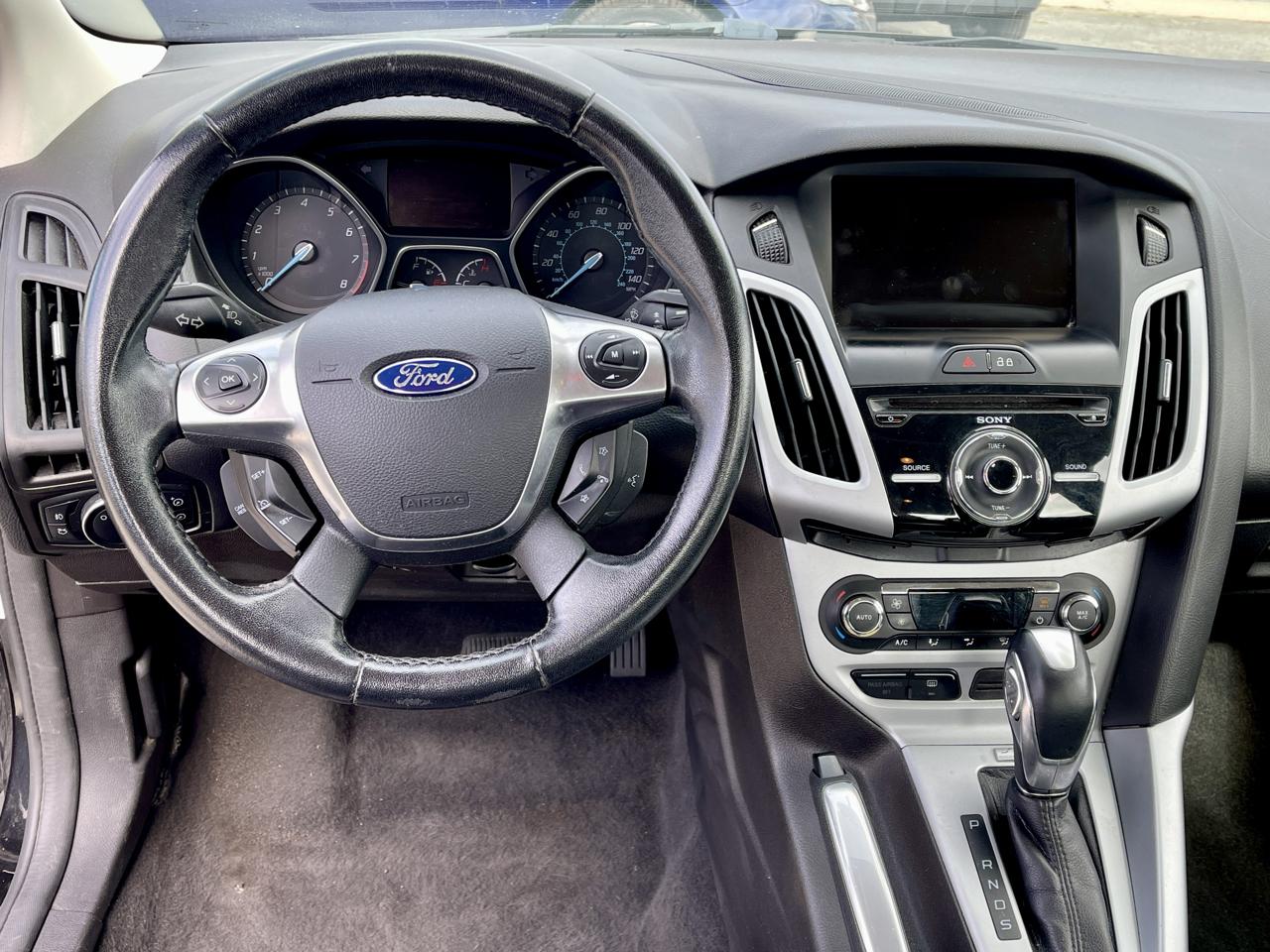 Ford Focus 4dr Sdn SE 2013