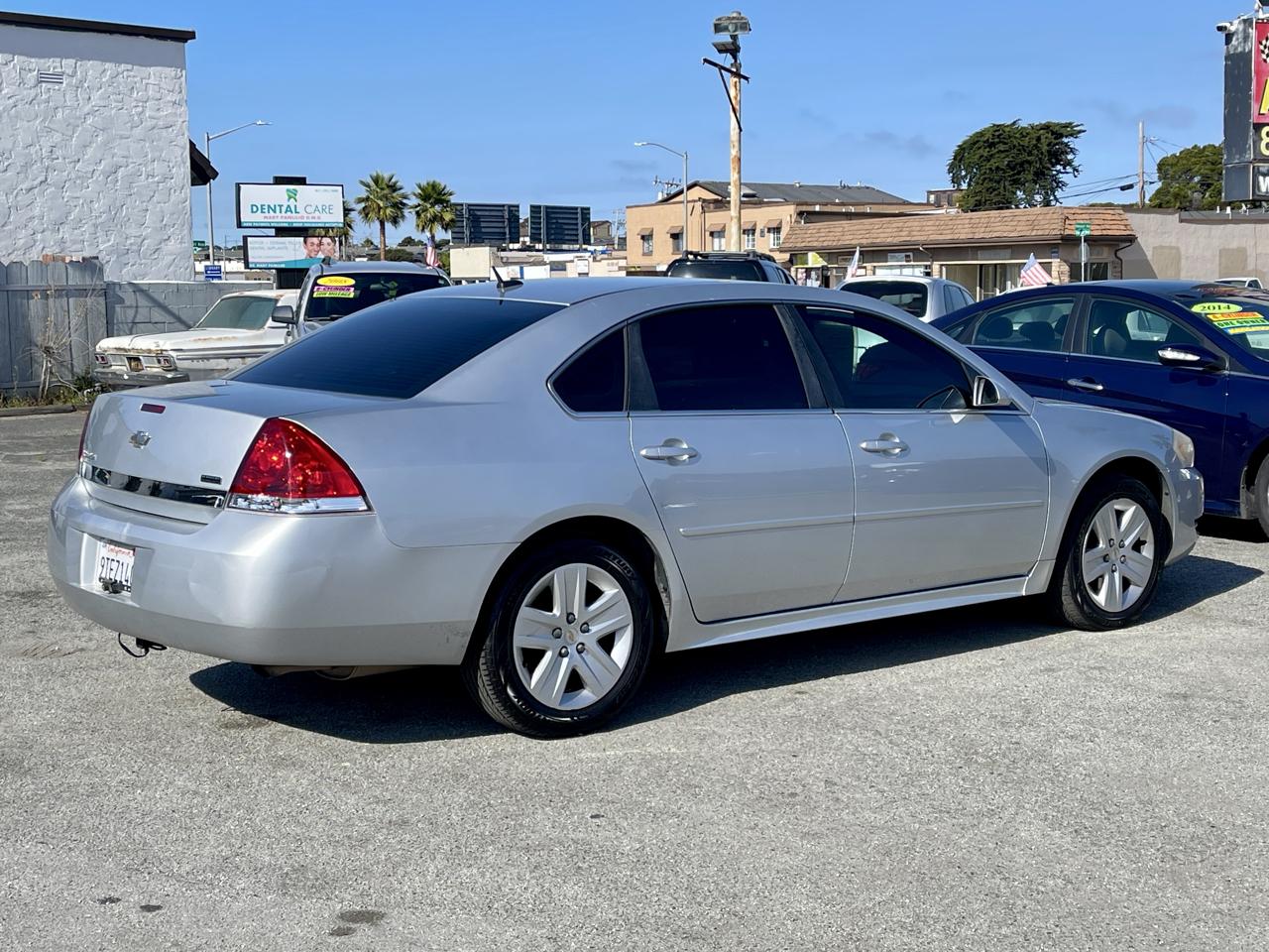 Chevrolet Impala 4dr Sdn LS Retail 2011