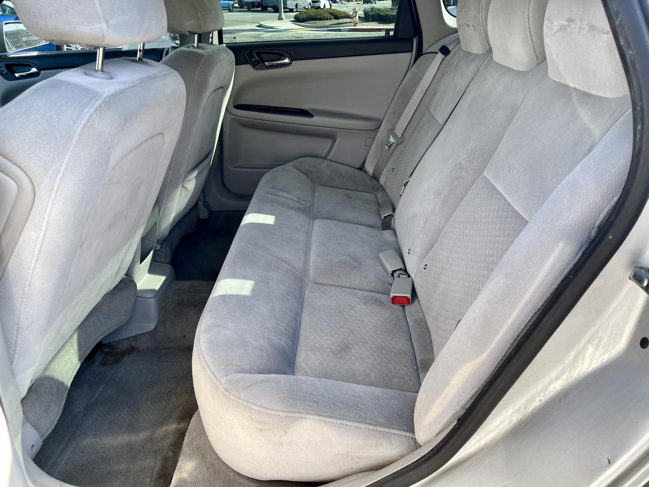Chevrolet Impala 4dr Sdn LS Retail 2011