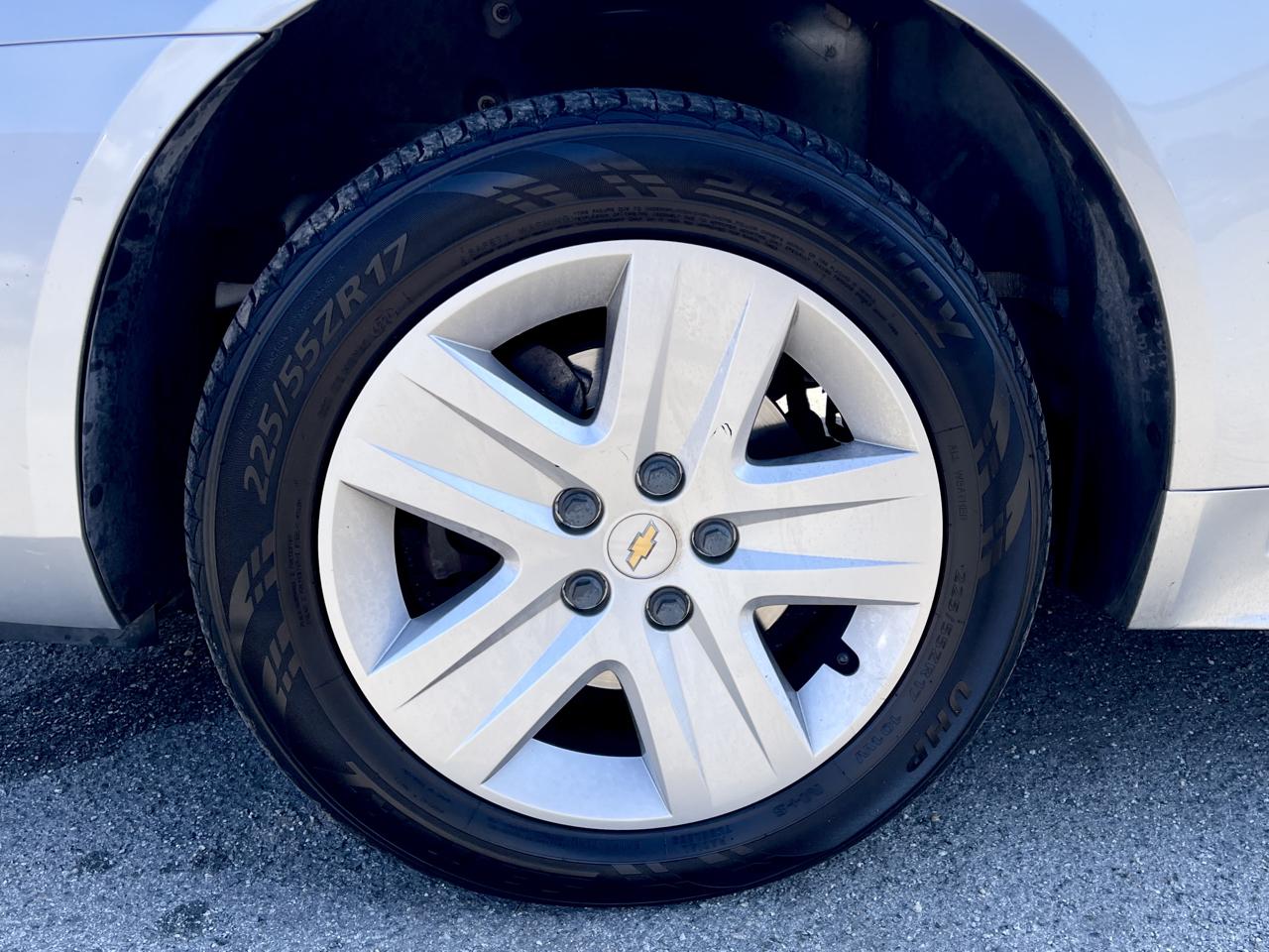 Chevrolet Impala 4dr Sdn LS Retail 2011