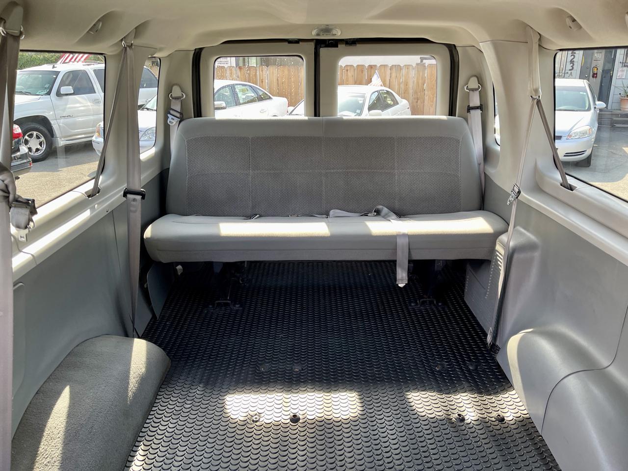 Ford Econoline Wagon E-350 Super Ext XLT 2006