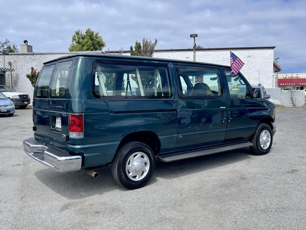 Ford Econoline Wagon E-350 Super XLT 2002