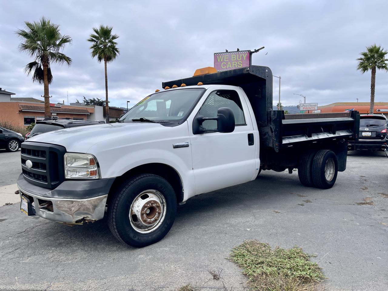 Ford Super Duty F-350 DRW 2WD Reg Cab 141" WB 60" CA XL 2006