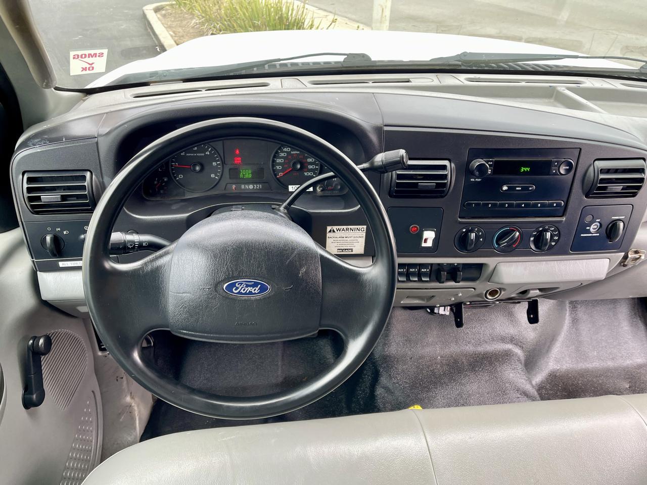 Ford Super Duty F-350 DRW 2WD Reg Cab 141" WB 60" CA XL 2006