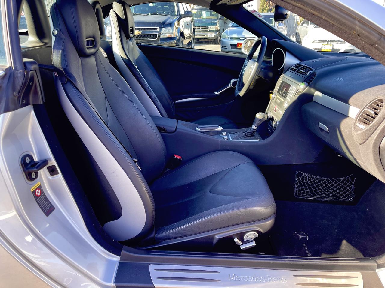 Mercedes-Benz SLK-Class Roadster 3.5L 2005