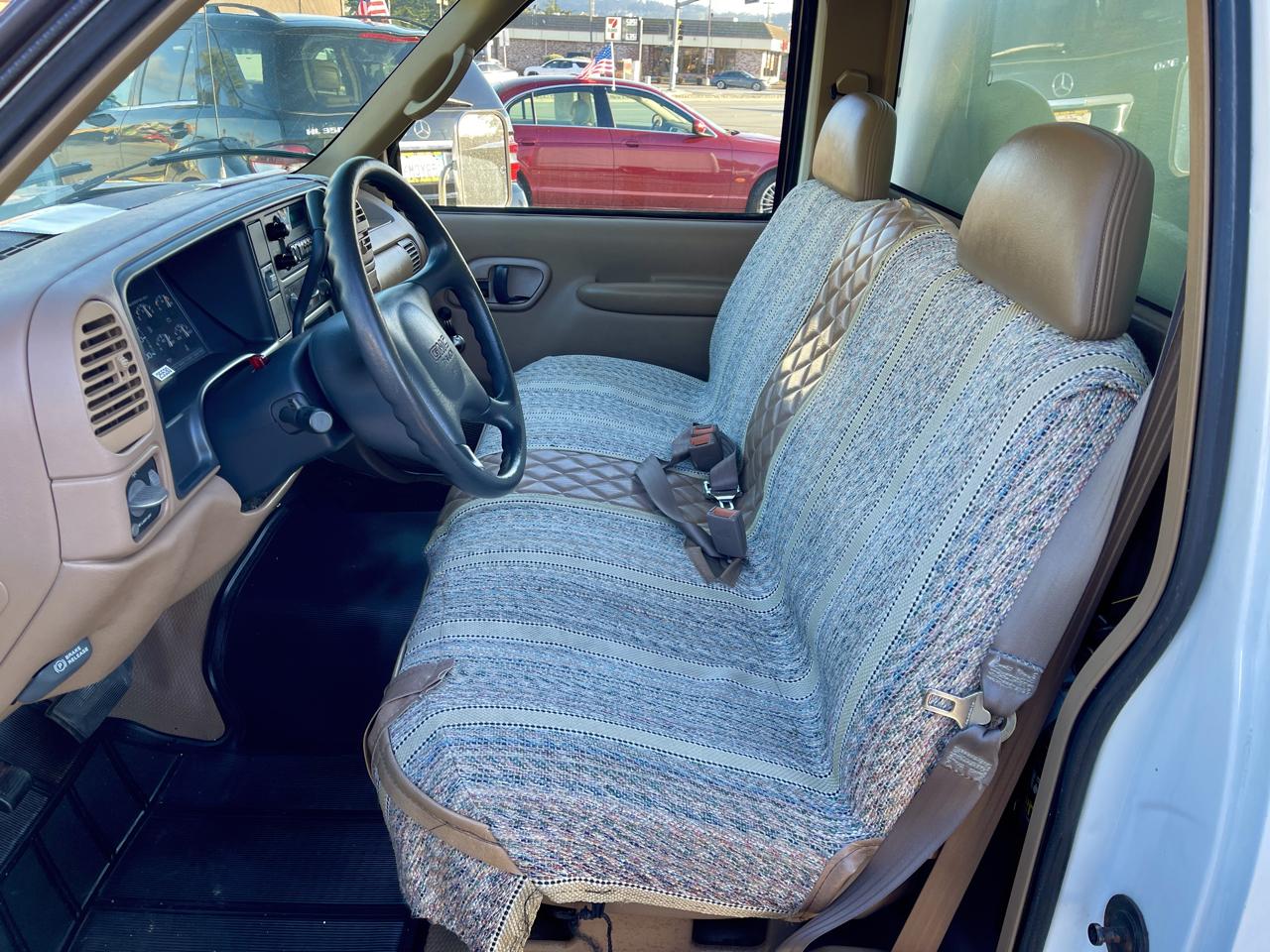 GMC Sierra 3500 Reg Cab 135.5" WB, 59.7" CA DRW 1995