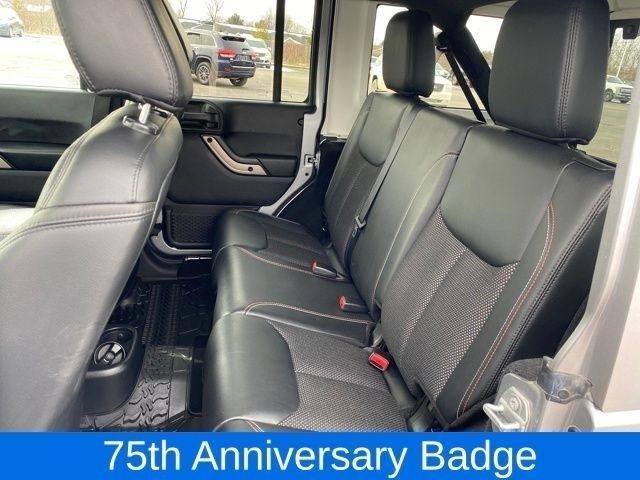 Jeep Wrangler Unlimited Sahara 4WD 2017