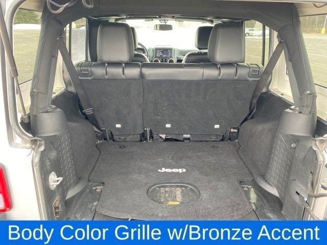 Jeep Wrangler Unlimited Sahara 4WD 2017