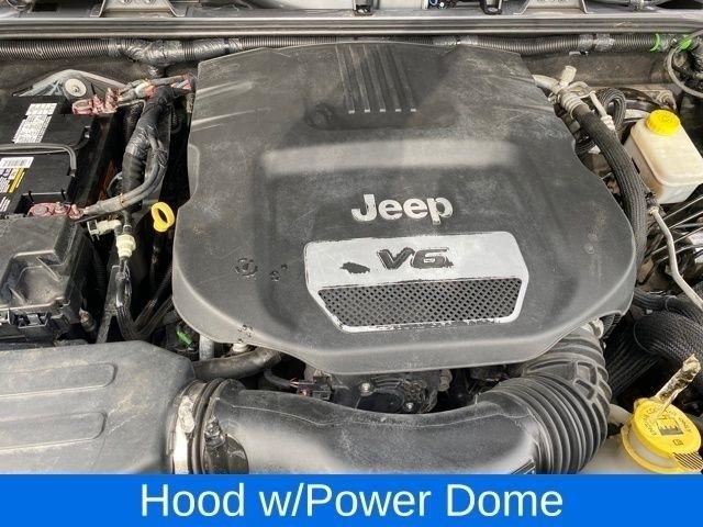 Jeep Wrangler Unlimited Sahara 4WD 2017