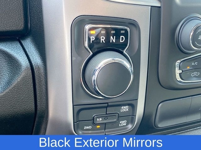 RAM 1500 Classic Tradesman Crew Cab SWB 4WD 2022