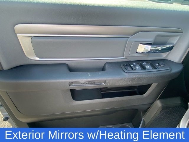 RAM 1500 Classic Tradesman Crew Cab SWB 4WD 2022