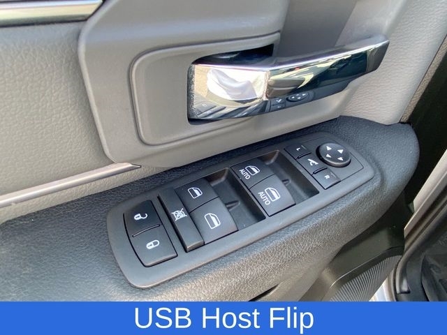 RAM 1500 Classic Tradesman Crew Cab SWB 4WD 2022