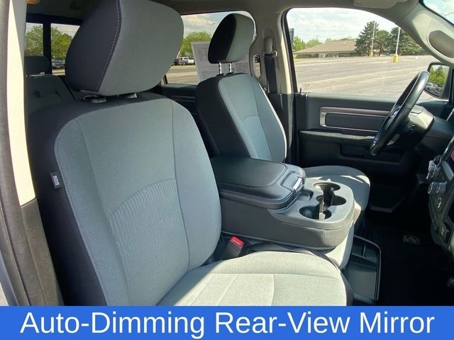 RAM 1500 Classic Tradesman Crew Cab SWB 4WD 2022