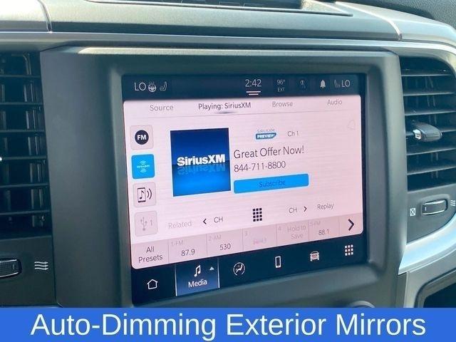 RAM 1500 Classic Tradesman Crew Cab SWB 4WD 2022