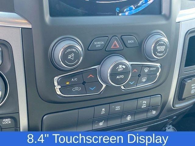 RAM 1500 Classic Tradesman Crew Cab SWB 4WD 2022