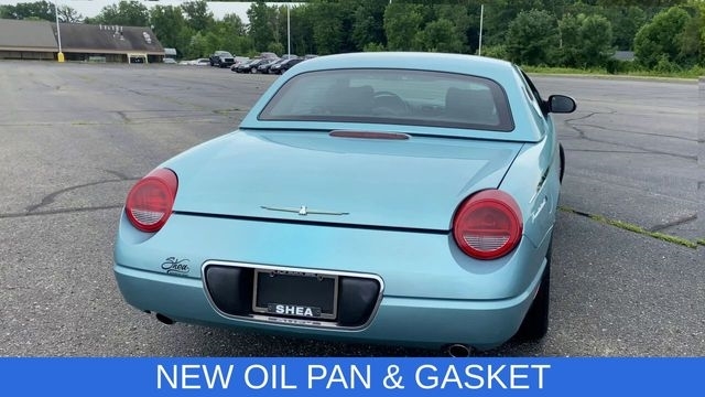 Ford Thunderbird Deluxe 2002