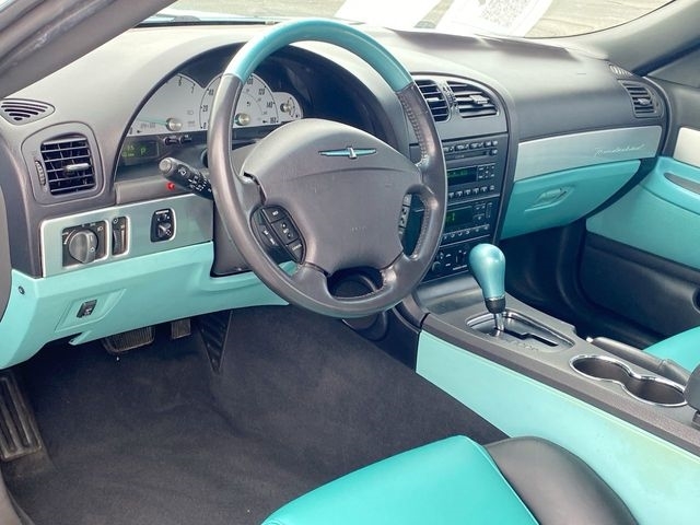 Ford Thunderbird Deluxe 2002