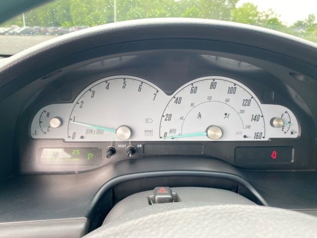 Ford Thunderbird Deluxe 2002