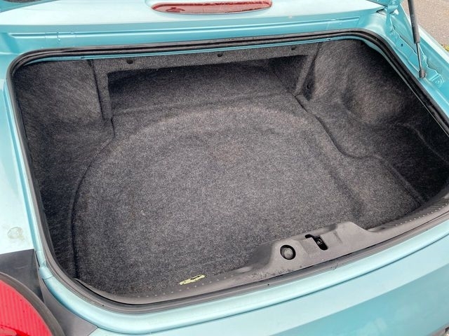 Ford Thunderbird Deluxe 2002