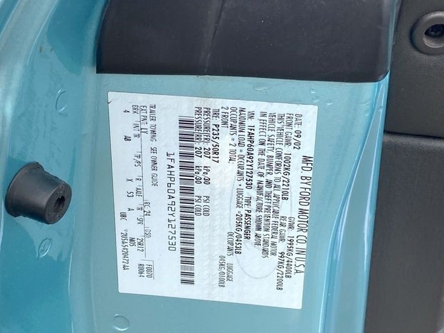 Ford Thunderbird Deluxe 2002