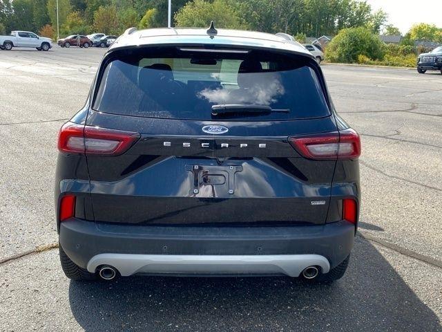 Ford Escape Plug-in Hybrid Base 2023