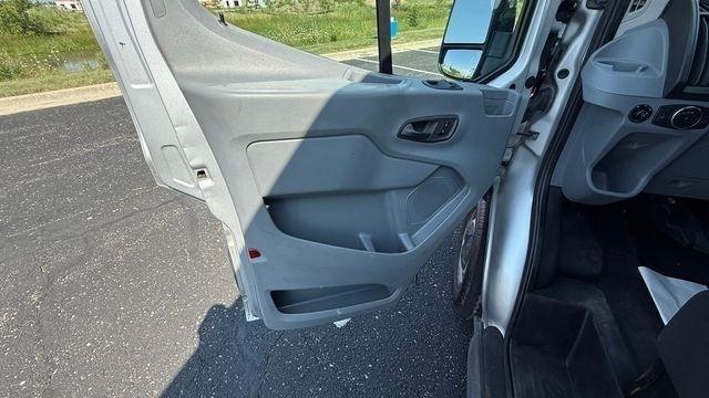 Ford Transit 350 Wagon Med. Roof XL w/Sliding Pass. 148-in. WB 2018