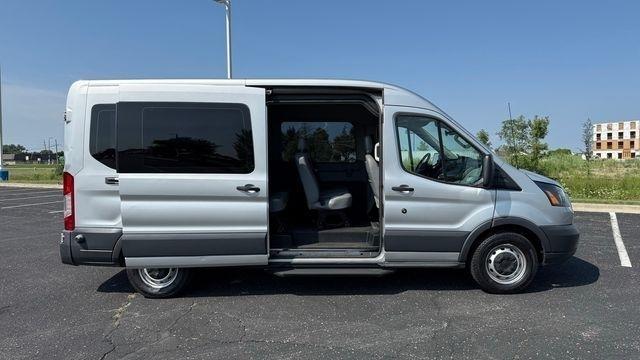 Ford Transit 350 Wagon Med. Roof XL w/Sliding Pass. 148-in. WB 2018