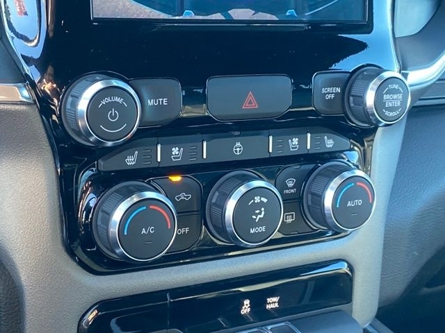 RAM 1500 Laramie Crew Cab SWB 4WD 2024