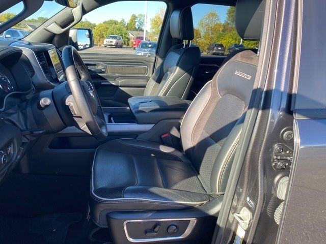 RAM 1500 Laramie Crew Cab SWB 4WD 2024