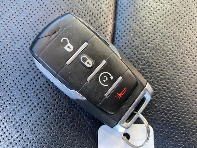 RAM 1500 Laramie Crew Cab SWB 4WD 2024