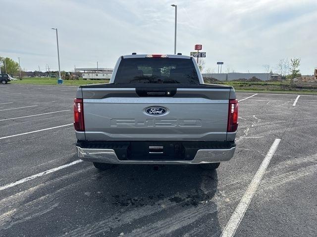 Ford F-150 XLT SuperCrew 4WD 2024