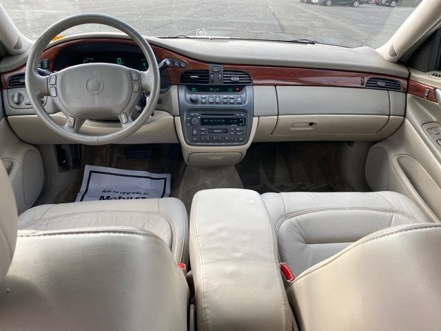 Cadillac DeVille Base 2000