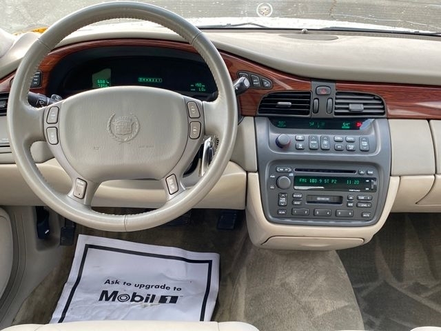 Cadillac DeVille Base 2000