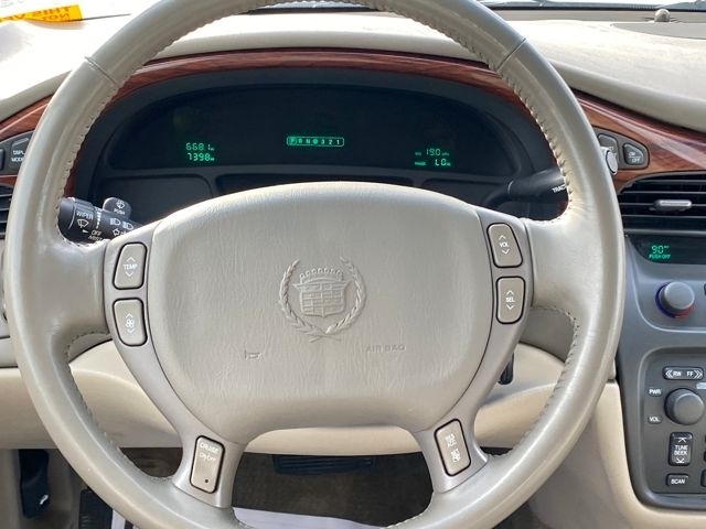 Cadillac DeVille Base 2000