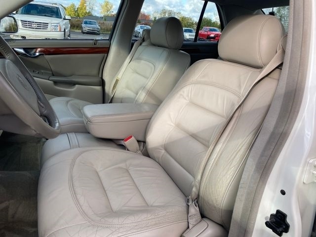 Cadillac DeVille Base 2000