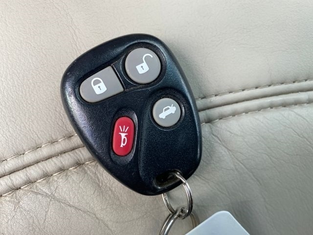 Cadillac DeVille Base 2000